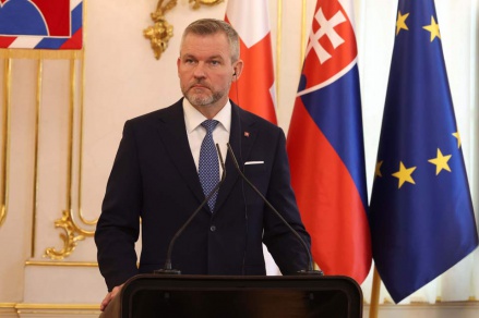 სლოვაკეთის პრეზიდენტი - საქართველო სამხრეთ კავკასიაში სტაბილიზაციის პროცესში ძირითად როლს თამაშობს, სტრატეგიული პოზიცია აქვს აზიასა და ევროპას შორის, ვერავინ გამოტოვებს და გვერდს ვერ აუვლის