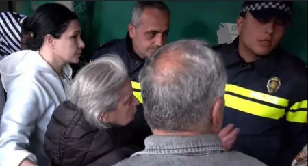 ზემო ფონიჭალაში, ბერი ნიკოლოზის(ნარიმანის) საცხოვრებელ სახლთან ვითარება რამდენჯერმე დაიძაბა