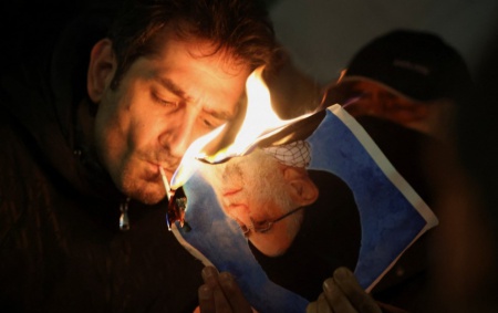 "აიათოლას ჰგონია, რომ იგი უფრო გაბედული და ძლიერია, ვიდრე დონალდ ტრამპი. რამდენად მტკიცეა ალი ჰამენეის რწმენა საკუთარი თავისადმი"-The Daily Telegraph