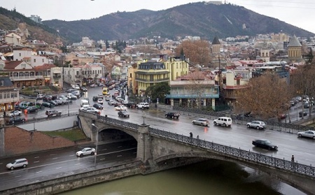 ხვალ, ასი ათასი მოწამის ხსენების დღეს მეტეხის ხიდზე მოძრაობა შეიზღუდება