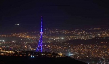 თბილისის ანძა ლურჯად განათდა