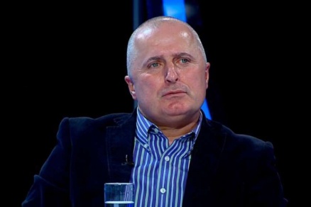 ამირან სალუქვაძე: 9 აპრილის მემორიალთან პოლიტიკური პროვოკაციები, ბილწსიტყვაობა, აქციები ვერ მართლდება ვერანაირი არგუმენტებით. თუმცა, იმ აკაცუკებს რაზე უნდა ესაუბრო, ვინც 9 აპრილის მემორიალზე ფეხებით ადის და ტინგიცობს?!